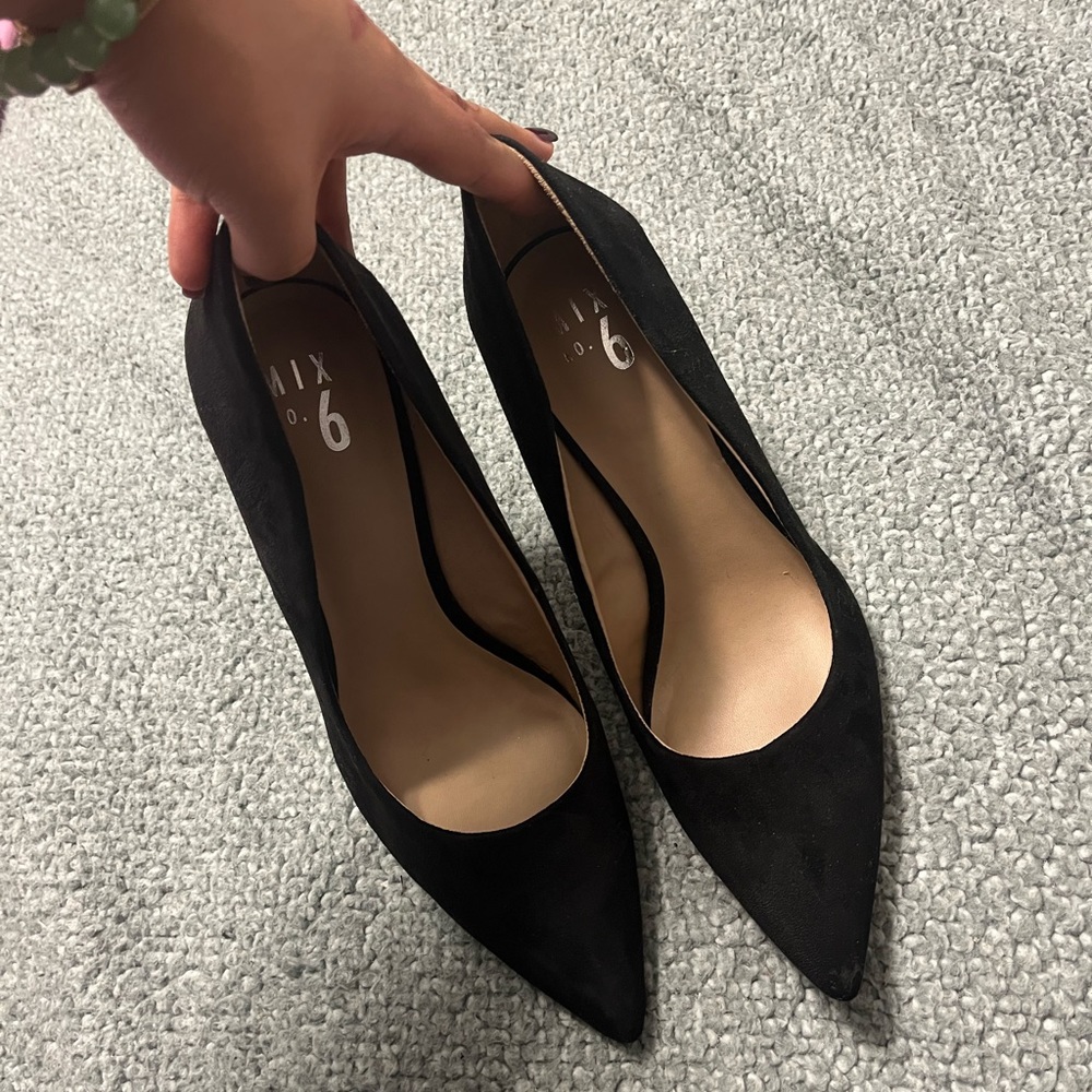 Mix no. 6 black pumps